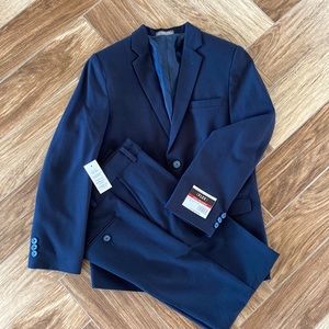 Brand New Van Heusen Flex boys suit